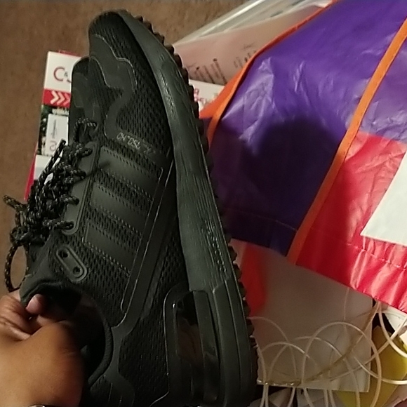 Boys adidas size 6 - Picture 5 of 7